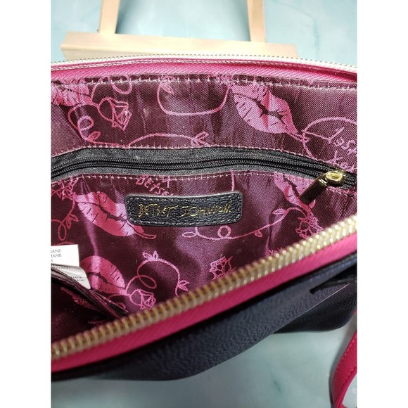 Betsey Johnson Purse Hand Bag Meow Wristlet Vegan Leather Cat Kitty GUC Pink - Picture 3 of 6